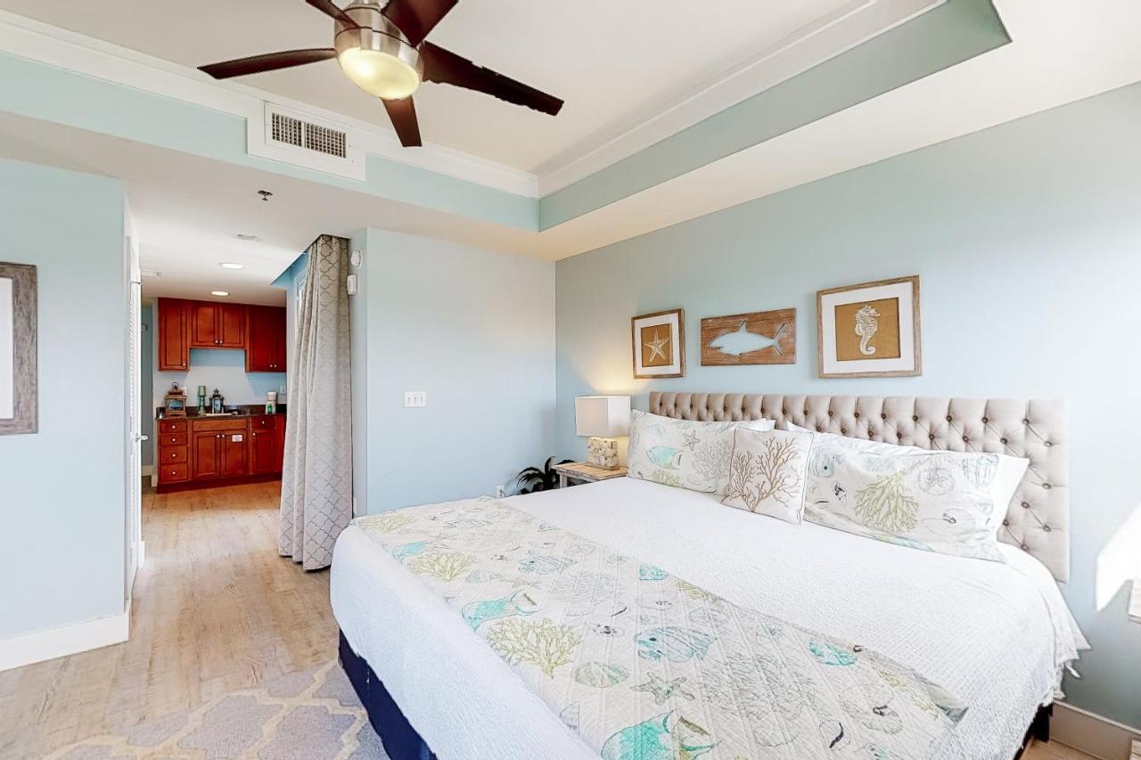 Sterling Breeze 707 Beachside Paradise Apartment *