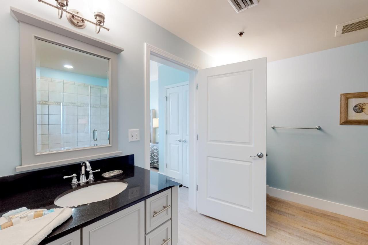 Sterling Breeze 707 Beachside Paradise *