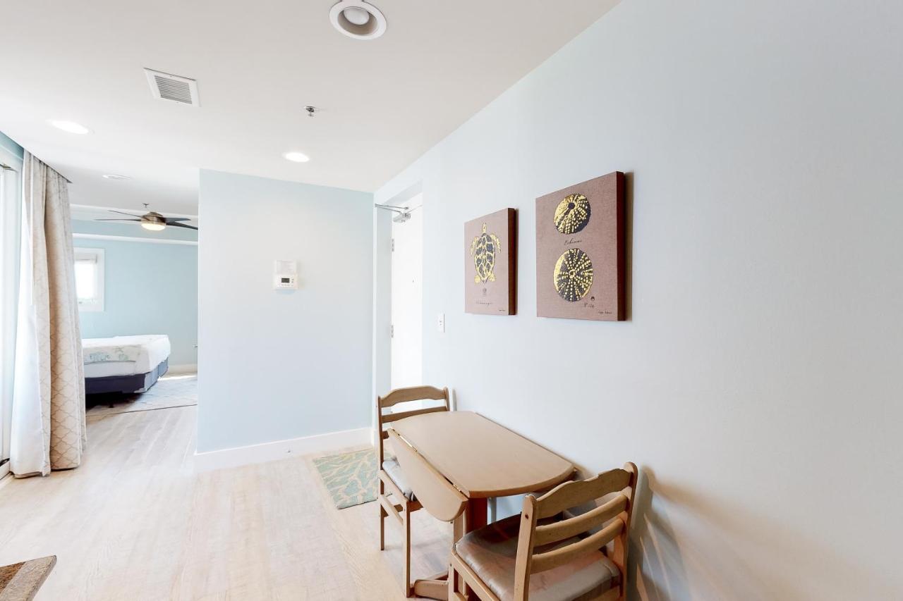 Sterling Breeze 707 Beachside Paradise Apartment