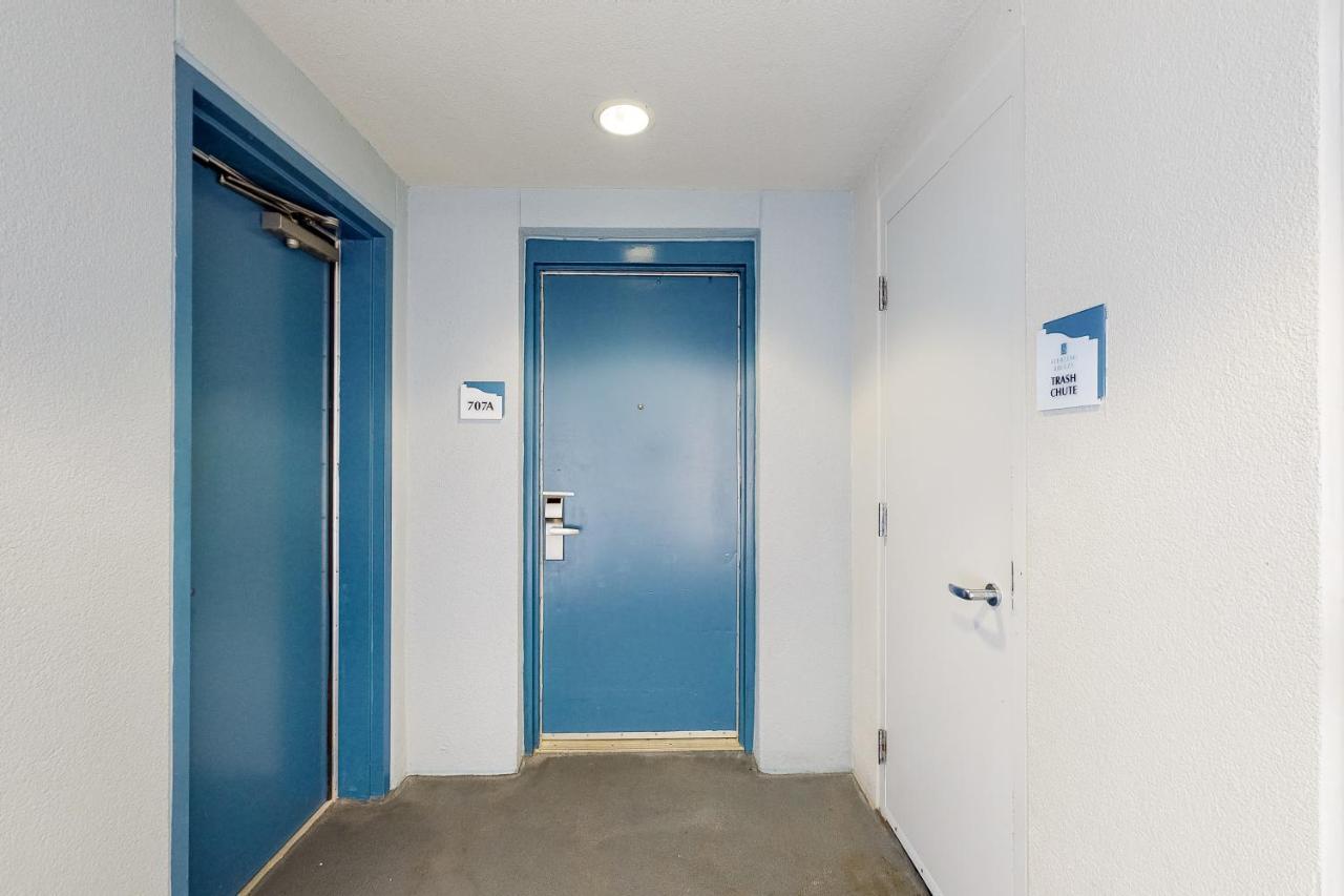 Sterling Breeze 707 Beachside Paradise Apartment *